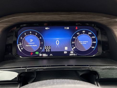 Used 2025 Volkswagen Atlas SEL image 9