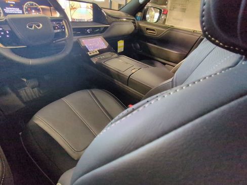 New 2026 INFINITI QX80 4WD w/ Sport Exterior Package image 22