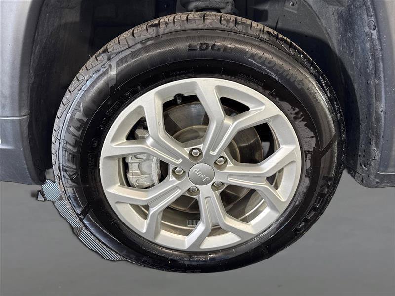 Used 2024 Jeep Compass Latitude AWD/4WD image 22