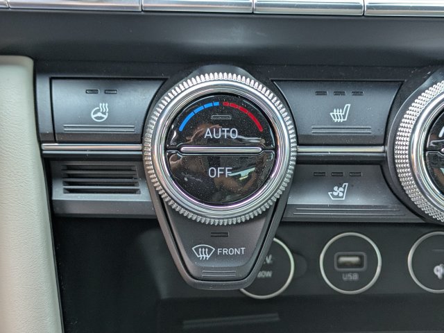 Used 2022 Genesis G70 3.3T RWD image 25