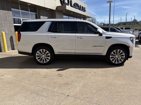 Used 2023 GMC Yukon Denali w/ Max Trailering Package AWD/4WD image 11