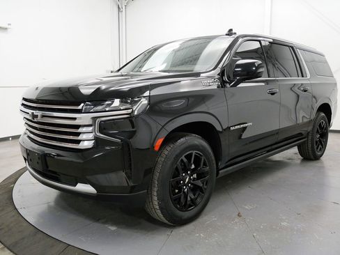 Used 2022 Chevrolet Suburban High Country AWD/4WD image 3