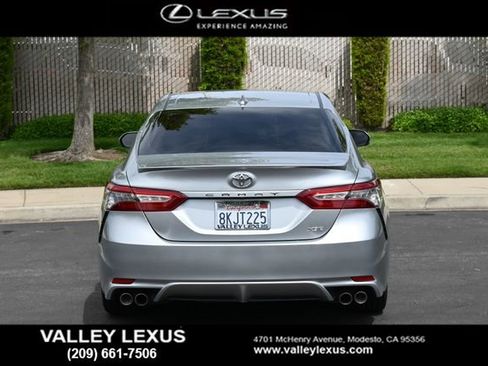 Used 2019 Toyota Camry XSE image 5
