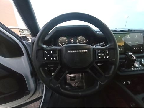 Used 2023 Land Rover Defender 110 V8 AWD/4WD image 10