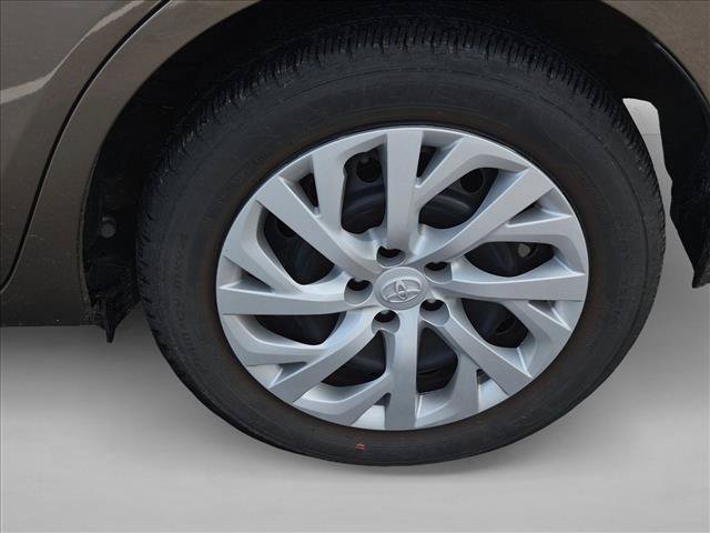 Used 2019 Toyota Corolla LE FWD image 15