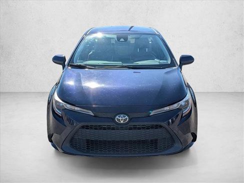 Used 2020 Toyota Corolla LE image 2
