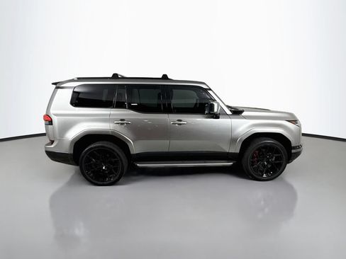 Used 2024 Lexus GX 550 w/ Accessory Package (Z1) AWD/4WD image 4