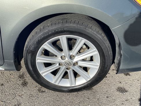 Used 2014 Toyota Camry L image 28