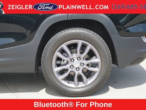 Used 2022 GMC Terrain SLT w/ Tech Package AWD/4WD image 9