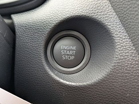 Used 2026 Toyota Corolla Cross LE image 29