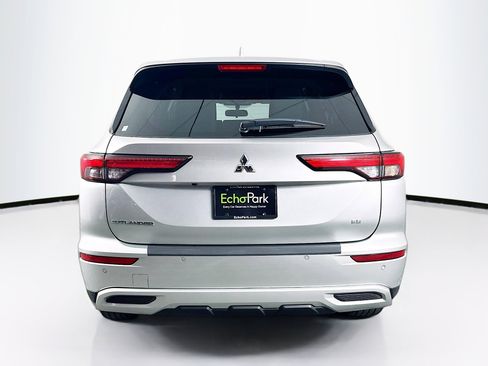 Used 2024 Mitsubishi Outlander SE AWD/4WD image 7