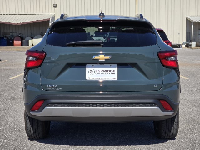 Used 2025 Chevrolet Trax LT FWD image 6