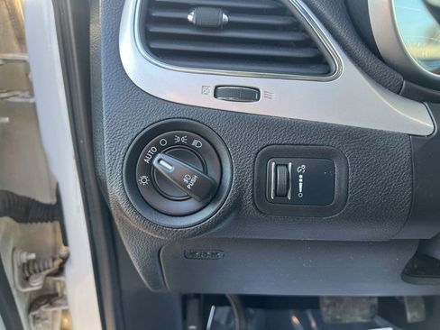 Used 2015 Dodge Journey R/T w/ Flexible Seating Group image 23