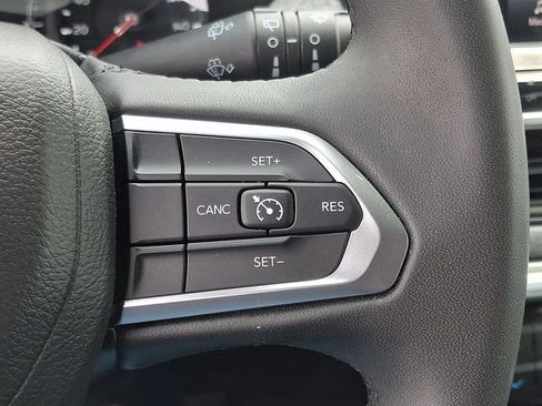 Used 2024 Jeep Compass Latitude AWD/4WD image 22