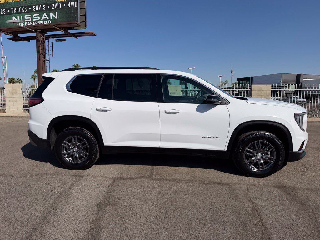 Used 2026 GMC Acadia Elevation FWD image 7