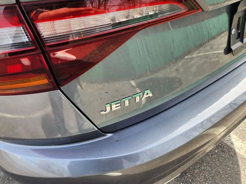 Used 2019 Volkswagen Jetta R-Line image 13