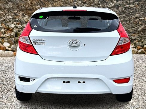 Used 2012 Hyundai Accent SE image 4