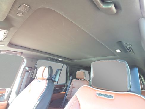 Used 2024 GMC Yukon Denali Ultimate image 23