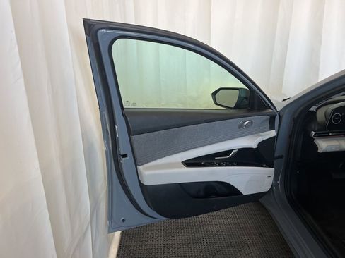 Used 2021 Hyundai Elantra Limited w/ Cargo Package image 21