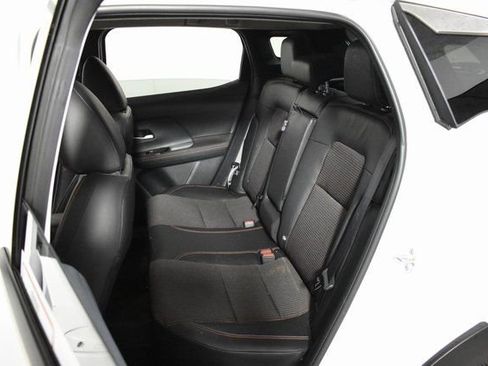 Certified 2025 Nissan Kicks SR image 25