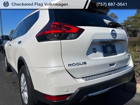 Used 2019 Nissan Rogue SV image 9