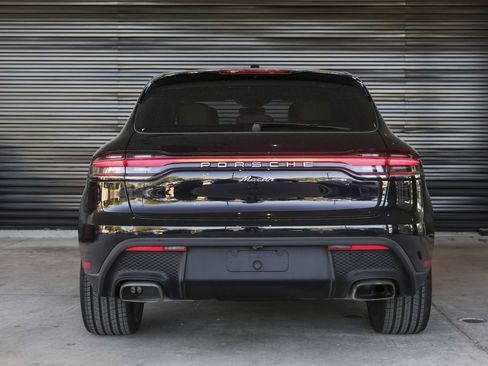 Certified 2026 Porsche Macan AWD/4WD image 6