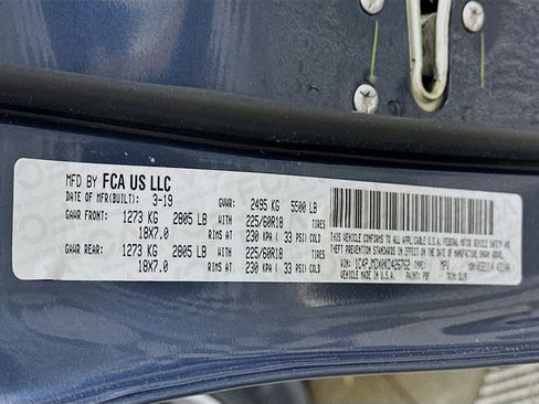 Used 2019 Jeep Cherokee Limited image 12