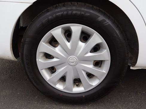 Used 2019 Nissan Versa SV FWD image 43