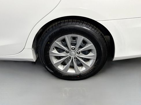 Used 2016 Toyota Camry LE image 36