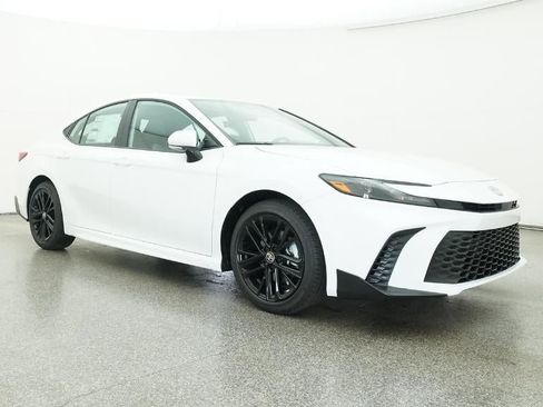 New 2026 Toyota Camry SE image 21
