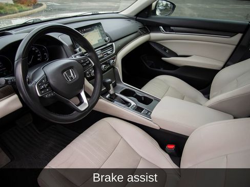 Used 2018 Honda Accord Touring image 12