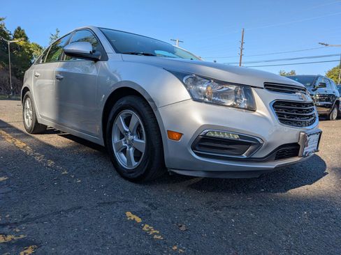 Used 2015 Chevrolet Cruze LT image 27