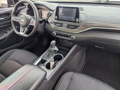 Used 2024 Nissan Altima 2.5 SV FWD image 22