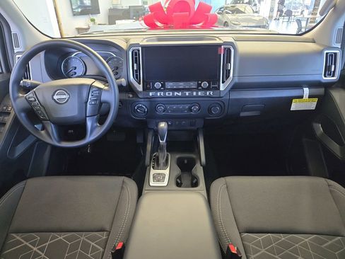 New 2026 Nissan Frontier SV w/ Tow Package AWD/4WD image 9