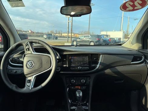 Used 2022 Buick Encore Preferred image 17