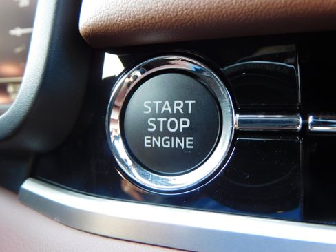 Used 2025 Mitsubishi Outlander SEL image 23