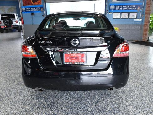 Used 2013 Nissan Altima 2.5 S FWD image 4