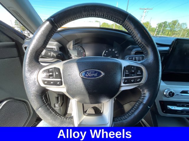 Used 2021 Ford Explorer XLT w/ Equipment Group 202A AWD/4WD image 14