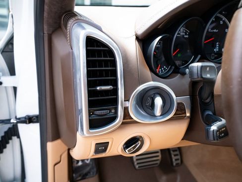 Used 2015 Porsche Cayenne Turbo AWD/4WD image 30