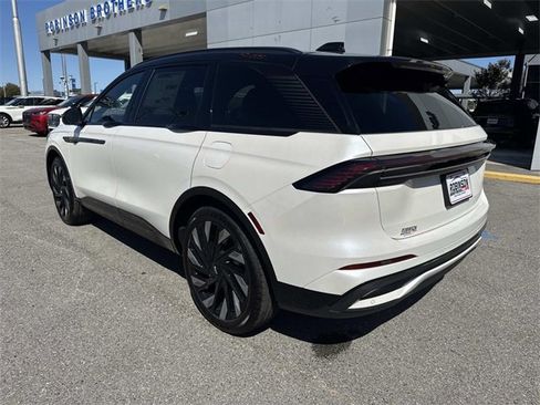 New 2026 Lincoln Nautilus Reserve image 5