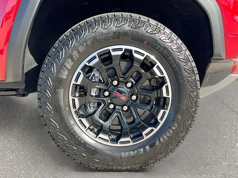 New 2026 GMC Canyon AT4 image 19