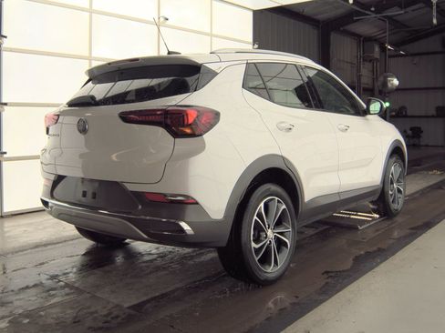 Used 2021 Buick Encore GX Essence image 6