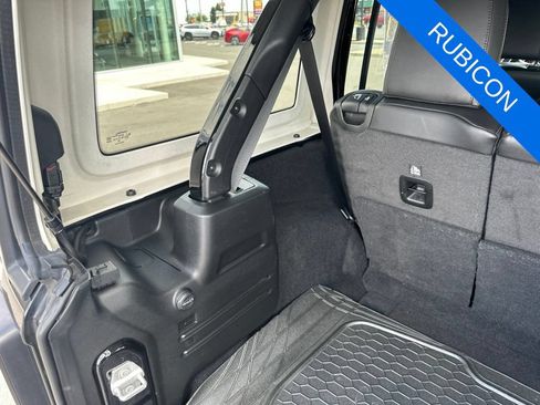 Used 2023 Jeep Wrangler Unlimited Rubicon w/ Cold Weather Group AWD/4WD image 30