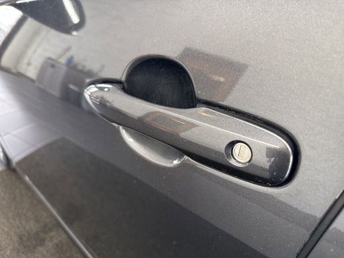 Certified 2017 Toyota Prius Four Touring image 11