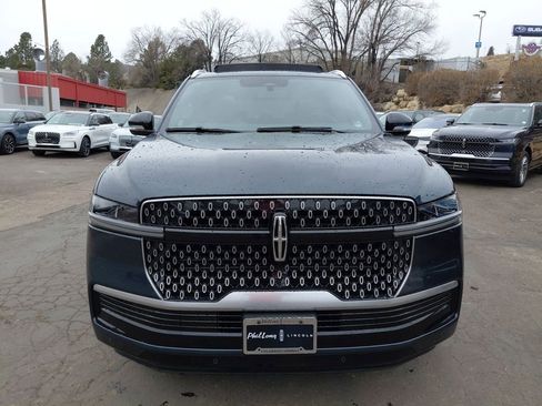 New 2026 Lincoln Navigator Reserve image 2