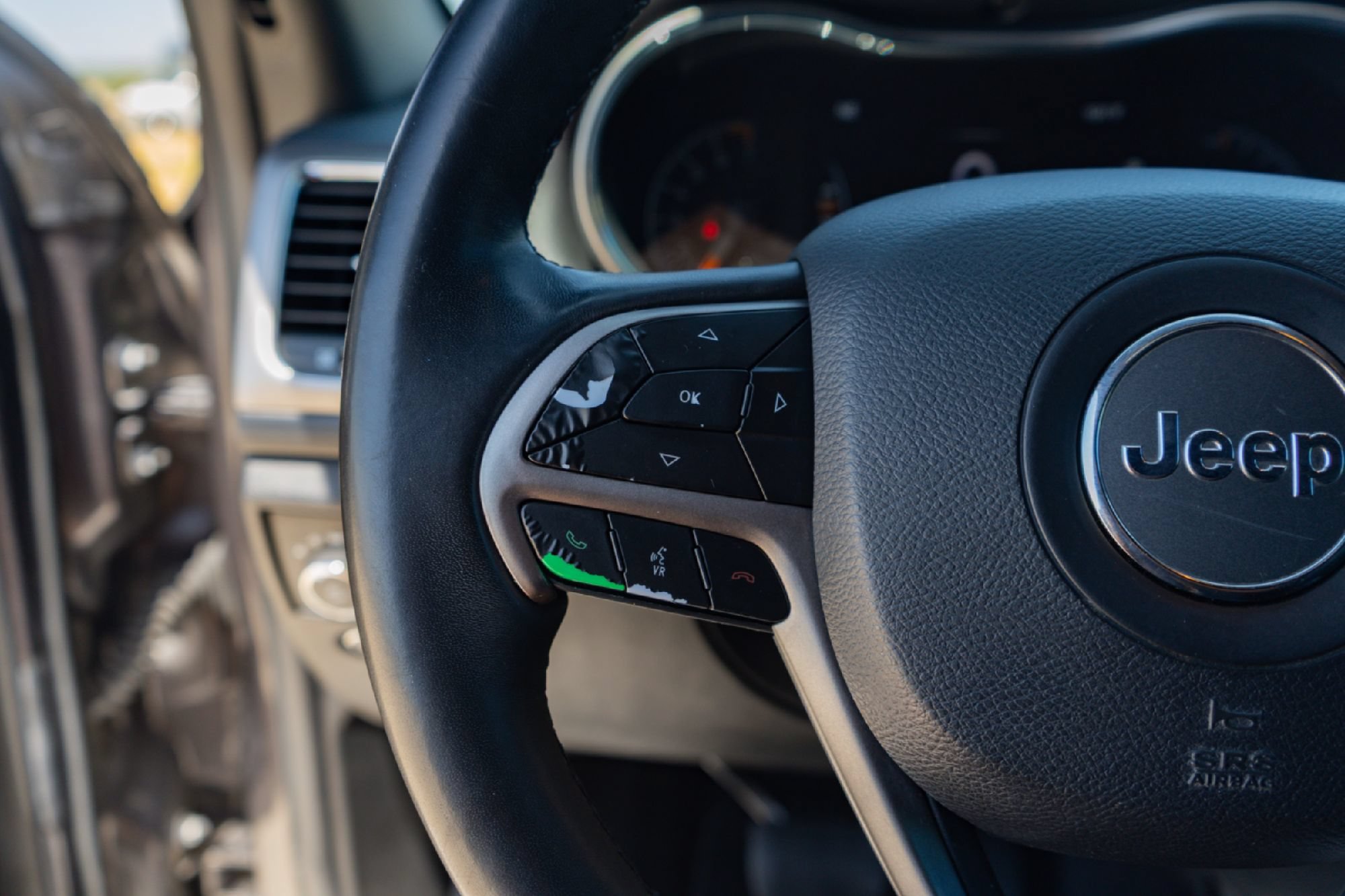 Used 2019 Jeep Grand Cherokee Altitude RWD image 13