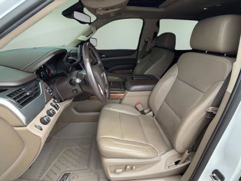 Used 2019 Chevrolet Tahoe Premier AWD/4WD image 18