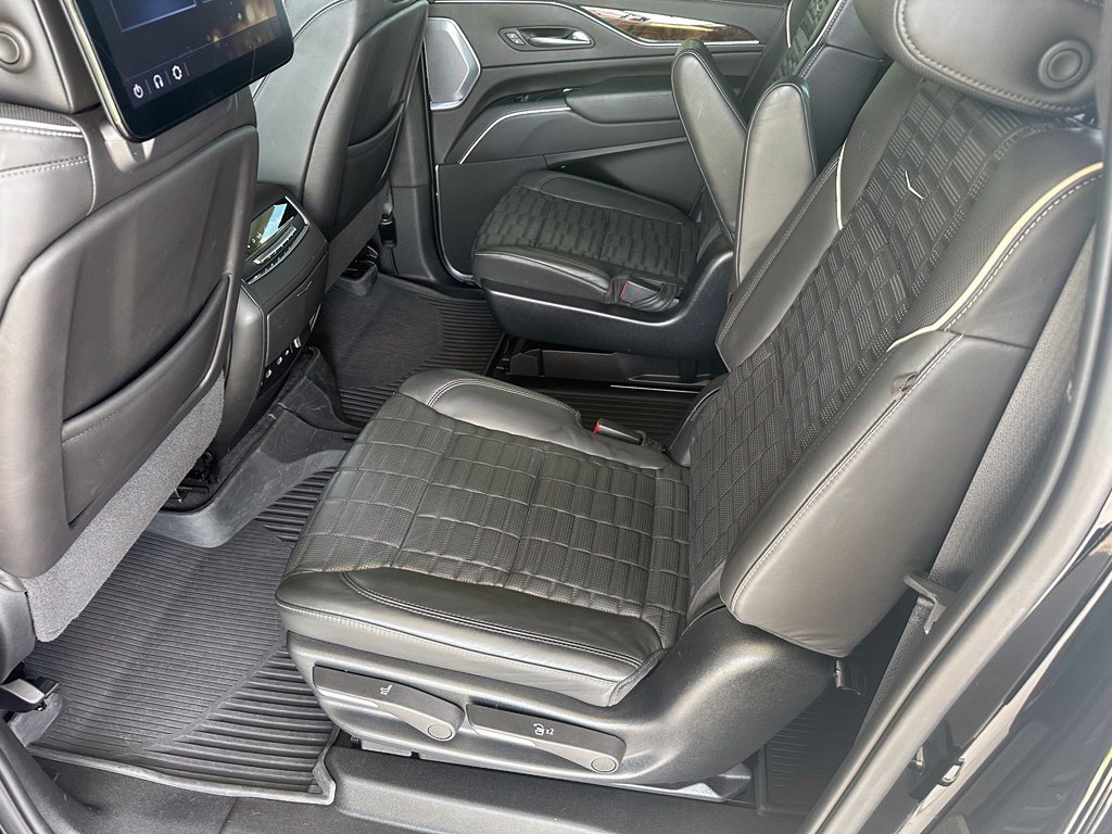 Used 2023 Cadillac Escalade ESV Sport Platinum AWD/4WD image 28