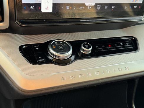 Used 2025 Ford Expedition Active AWD/4WD image 35