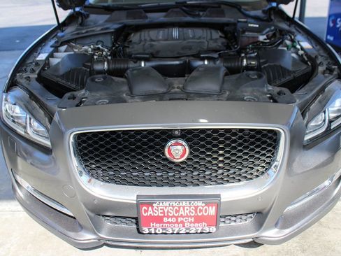 Used 2019 Jaguar XJ Supercharged image 28